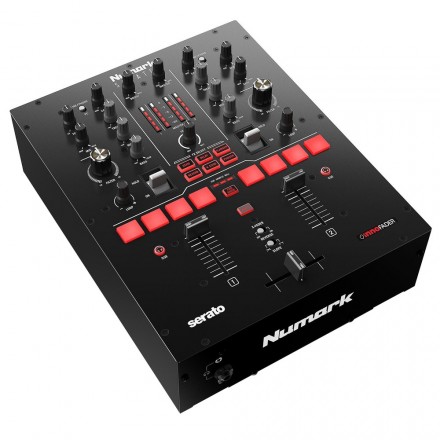 Микшерный пульт Numark Scratch